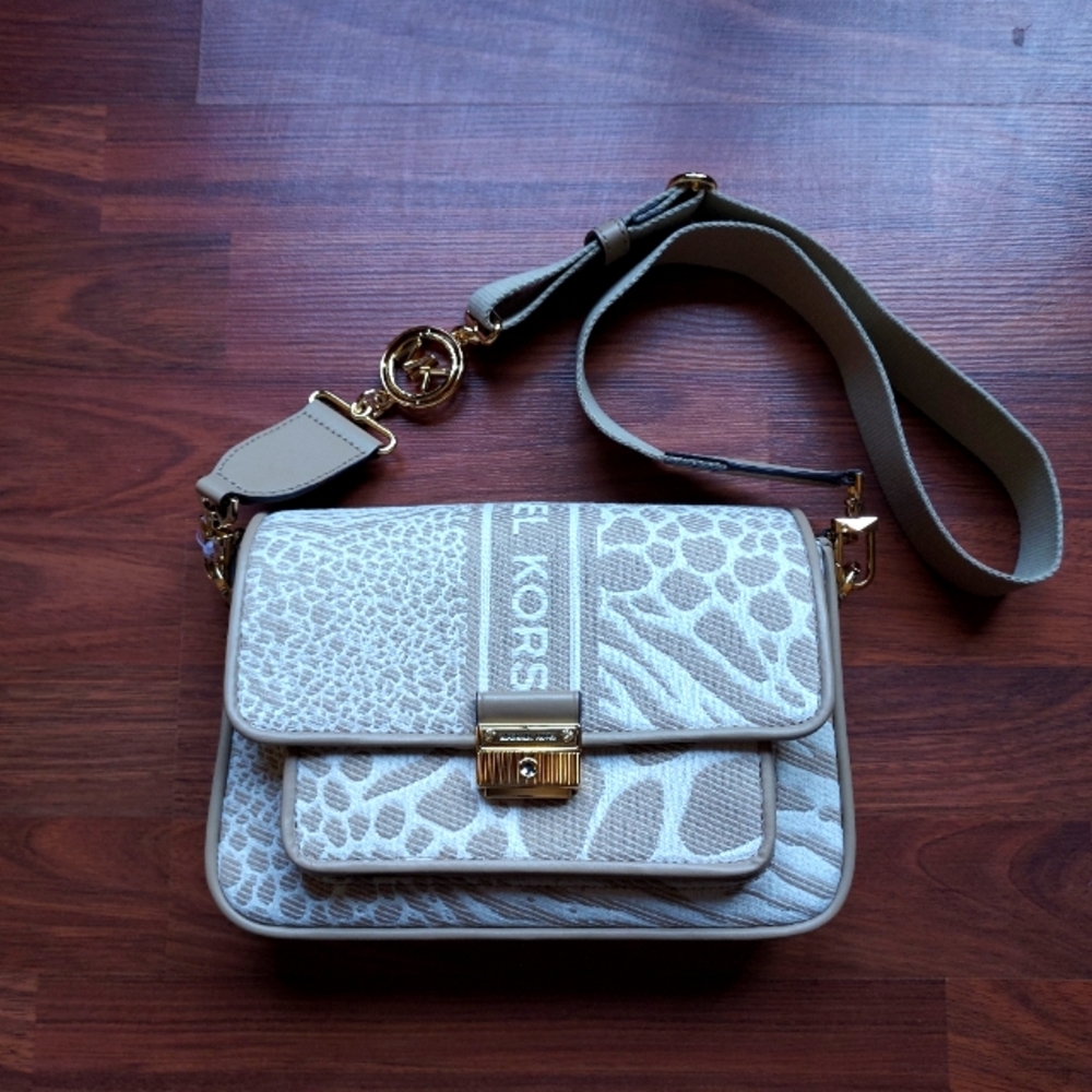 NWT Michael Kors Crossbody Purse